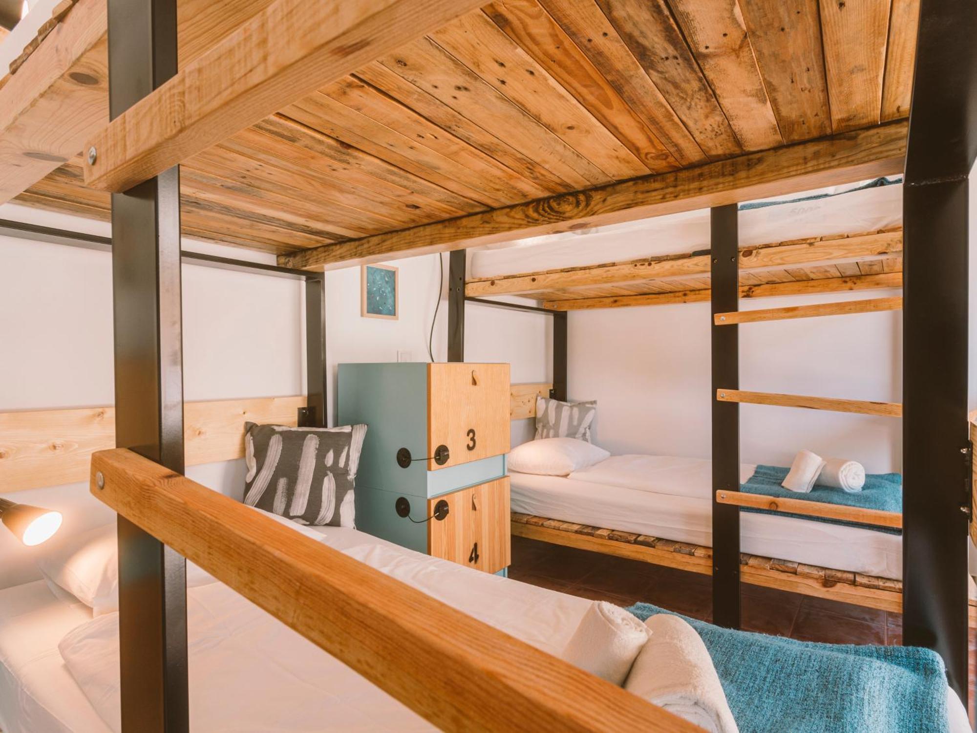 Хостел Cliff Surf House А-душ-Куньядуш Экстерьер фото